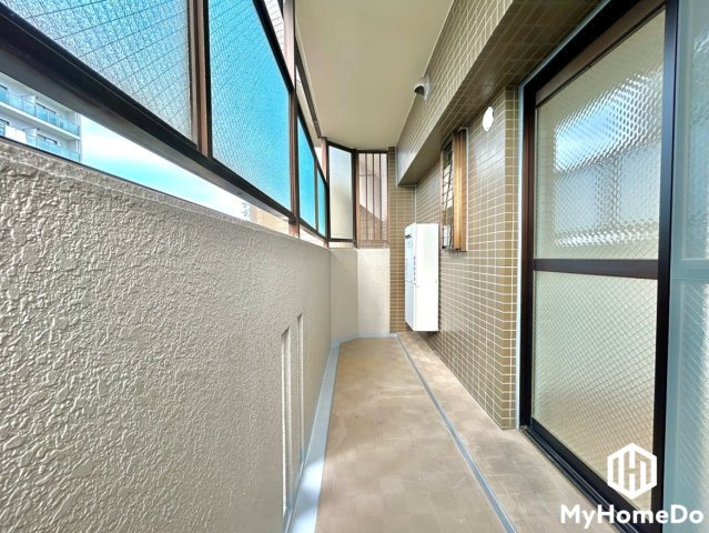 ソレーユベルテ橦木のバルコニー|屋根付きなので急な雨の日も安心ですね。