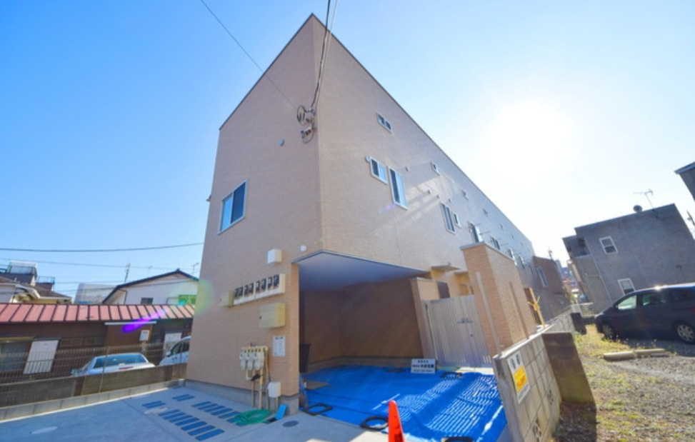 Bonheur府中