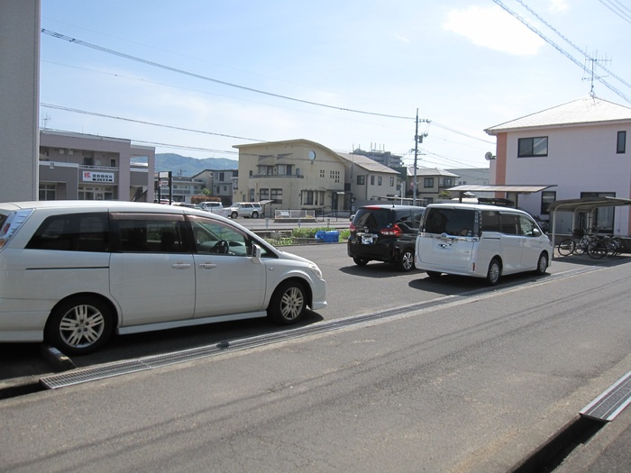 セジュール笠原　A棟の駐車場