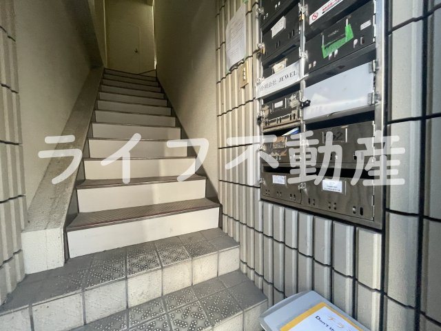 ナバマンションのエントランス|清潔なエントランスです