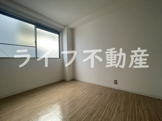 ナバマンションの居間・リビング|ゆったりとした居間です