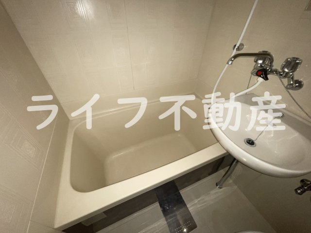 ナバマンションの浴室|日々の疲れを癒すお風呂付です