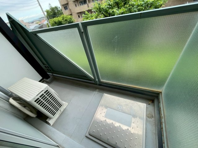 ホープ芦屋のバルコニー