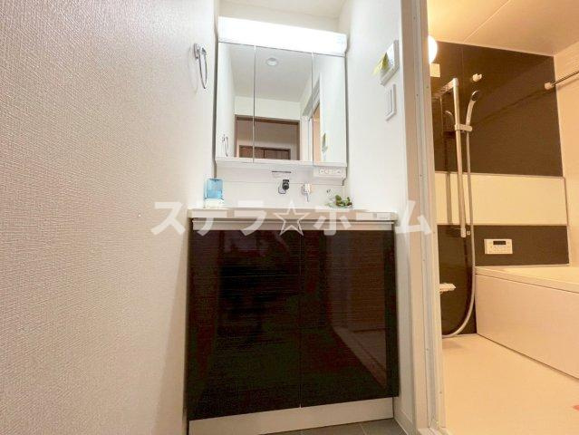 野中南2 中古戸建の独立洗面台|独立洗面台、朝の身支度には欠かせません