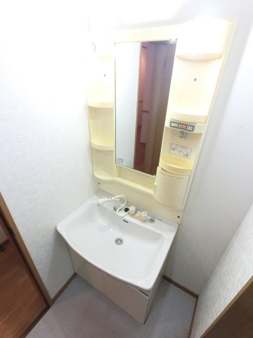 スリールの独立洗面台