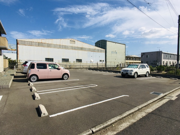 ＲＥＶＥ　B棟の駐車場