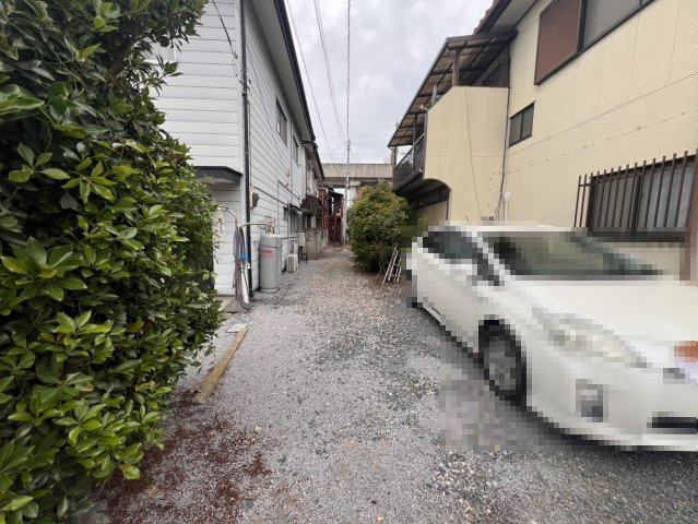 小山市三峯　続き間和室のある中古住宅、小山駅歩いて12分の前面道路含む現地写真|小山市道