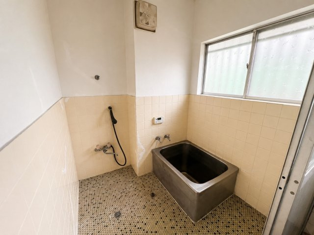 小山市三峯　続き間和室のある中古住宅、小山駅歩いて12分の浴室|2棟目