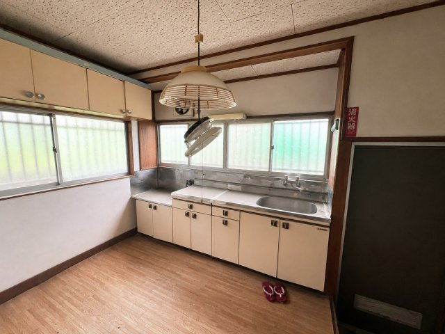 小山市三峯　続き間和室のある中古住宅、小山駅歩いて12分のキッチン|2棟目