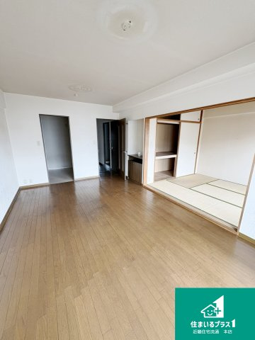 ■フルレ交野■中古マンション■の居間・リビング|独立型キッチン