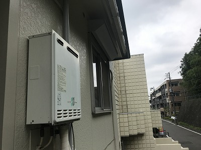窓には防犯シャッターが付いています♪