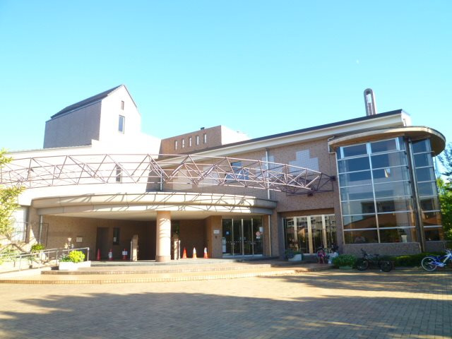 聖ヶ丘図書館が徒歩４分の所にございます♪
