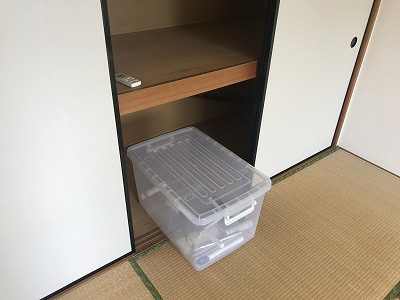和室６帖に広々一間分の押入付きです♪収納ケースはありません。