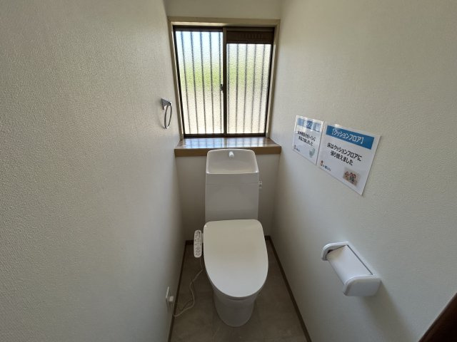 石井町藍畑字竜王中古戸建のトイレ