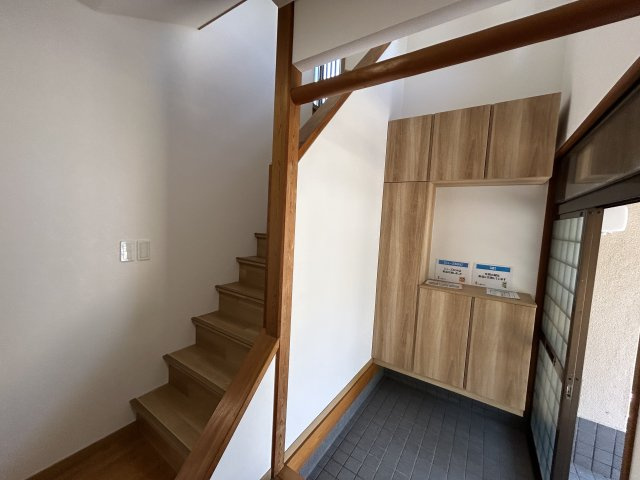 石井町藍畑字竜王中古戸建の玄関
