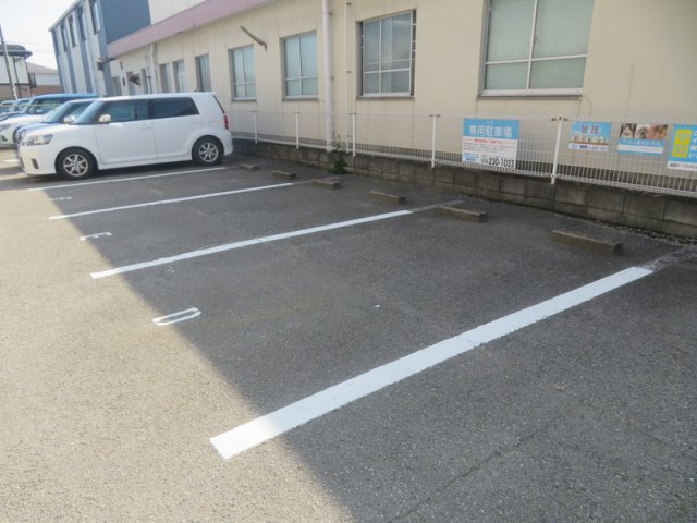 ウィズの駐車場