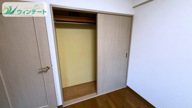 サンビップマンション取手の収納|各洋室にクローゼットを設け、家族それぞれの荷物を整理整頓。快適で使いやすい住空間です。