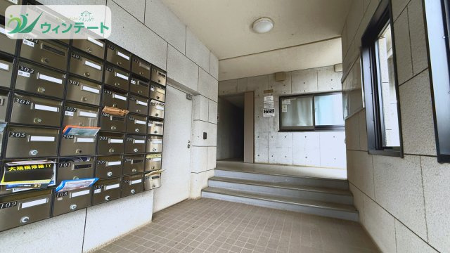 サンビップマンション取手のその他共用部分|ポスト付きのエントランス。