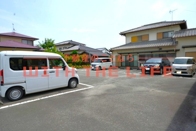 フロントパークK【キャッシュバック対象物件】の駐車場|駐車場に車を止められます