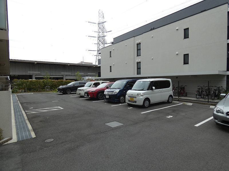 【駐車場】