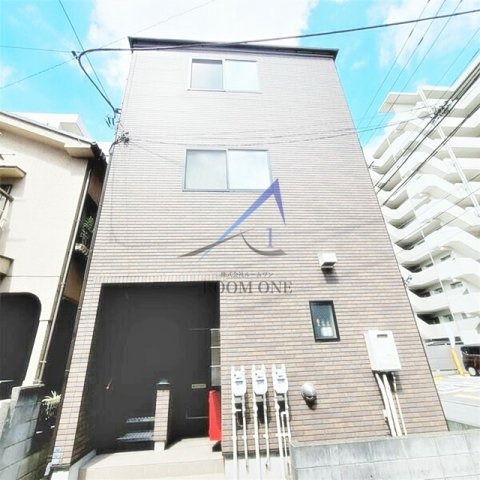 シャテロ生麦のエントランス|エントランスです。