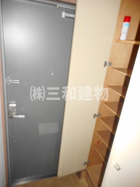 テラスパウロニアの玄関