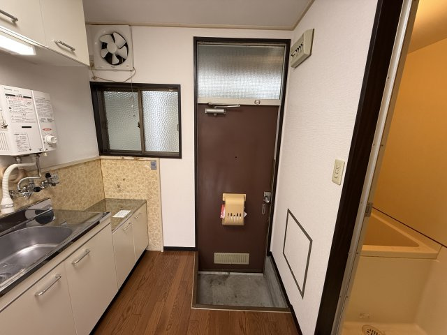 ハイツシャルマンの玄関
