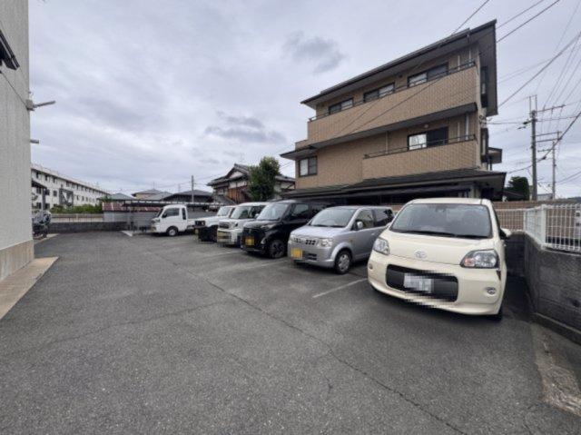エクセル山崎の駐車場