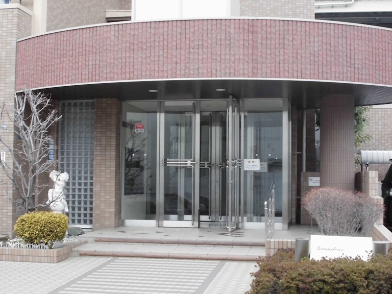 リアライズ吉田のエントランス