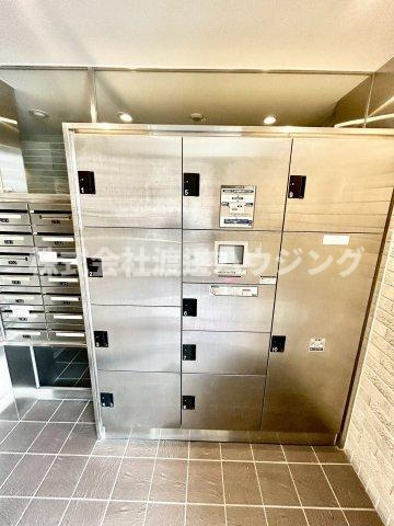 ラ・シャルム江坂のその他共用部分|宅配BOX付いてます