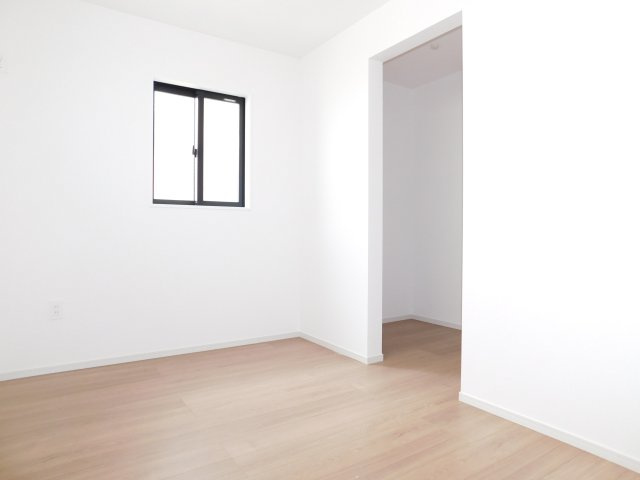 名古屋市南区赤坪町の新築一戸建の洋室|◇洋室◇　　明るい洋室６．０帖　ウォークインクローゼット完備！