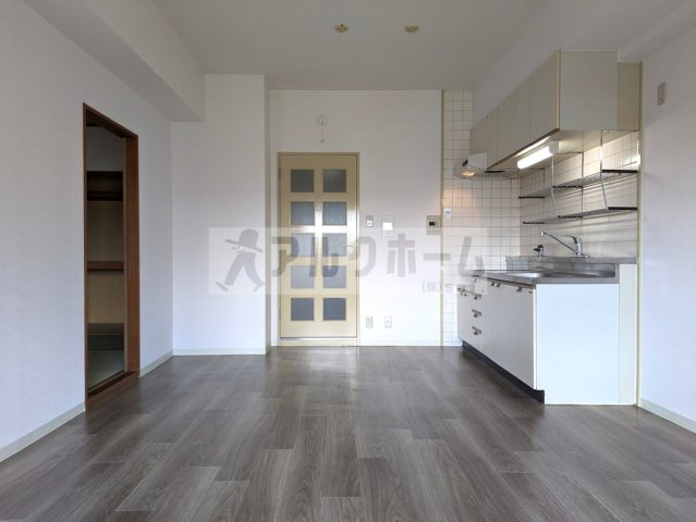 シャトーアルベールの居間・リビング|シャトーアルベール