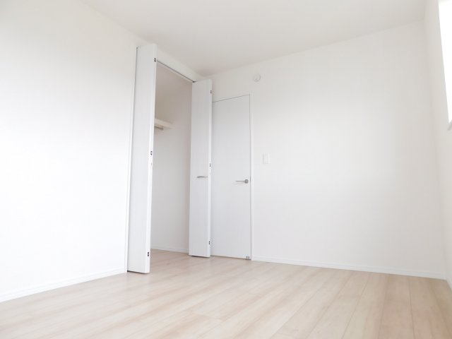 稲沢市井之口本町の新築一戸建の洋室|◇２階洋室◇　　南面で明るい洋室約６．０帖　全居室収納完備♪　