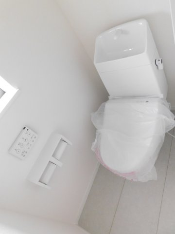稲沢市井之口本町の新築一戸建のトイレ|◇トイレ　　１・２階シャワートイレ　節水タイプ　リモコンパネル付き
