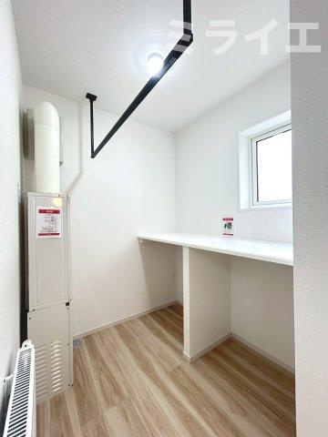 【新築戸建】札幌市東区北38条東17丁目2棟の洗面所|ランドリーカウンター設置