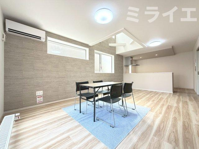 【新築戸建】札幌市東区北38条東17丁目2棟の居間・リビング|【仲介手数料無料】【内覧可能】です。