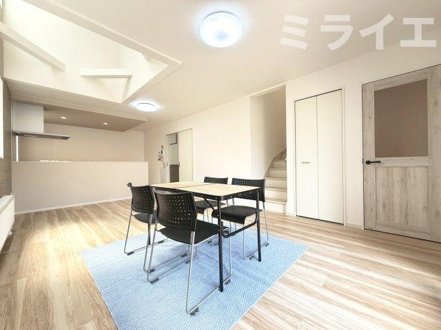 【新築戸建】札幌市東区北38条東17丁目2棟の居間・リビング