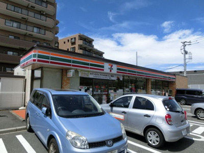 セブンイレブン船橋北本町2丁目店 徒歩9分。コンビニ 670m