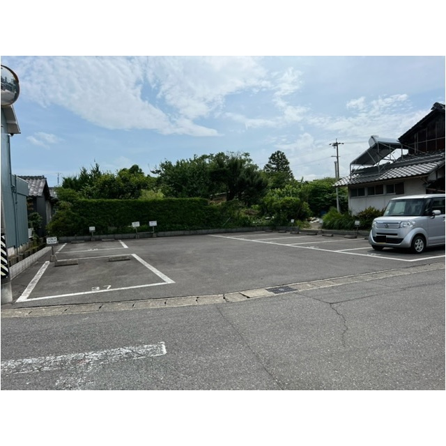 羽島市江吉良町の駐車場の駐車場