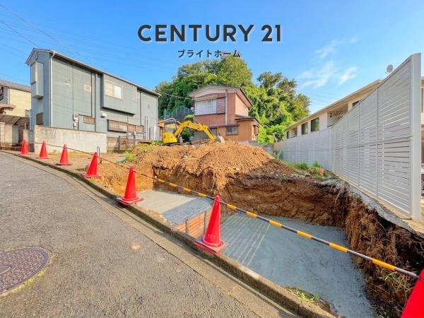 横浜市金沢区釜利谷東７丁目の新築一戸建の前面道路含む現地写真|陽当りの良さ、住環境を現地にてご確認下さい！
周辺環境も合わせてご案内させていただきます！
