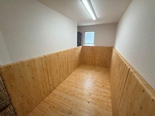 【内装】 | ※AI加工によって室内の一部の動産物は撤去しています。