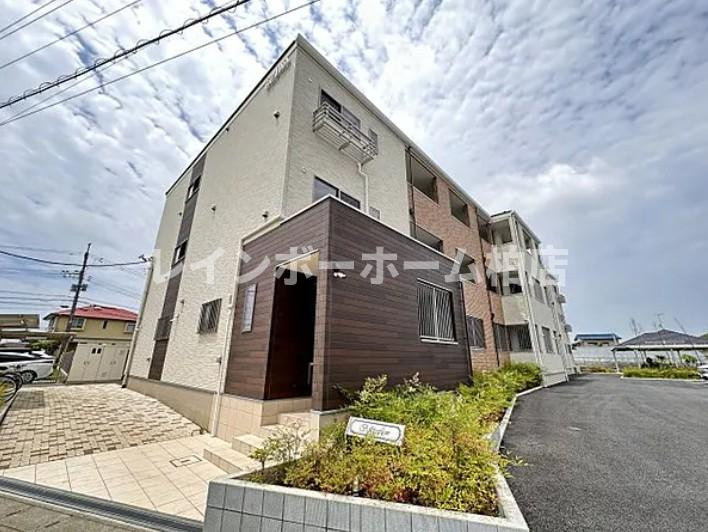 ＼＼【LINE連絡可】接客・申込・契約すべてオンライン完結可／／のエントランス|毎日通るエントランスはこのようになっています