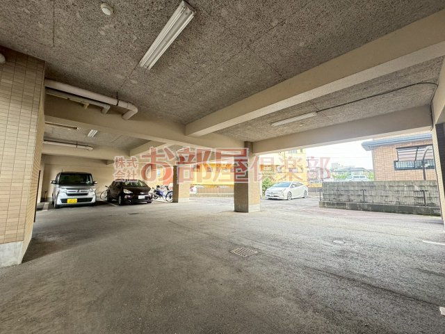 オリーヴァ日ノ出の駐車場