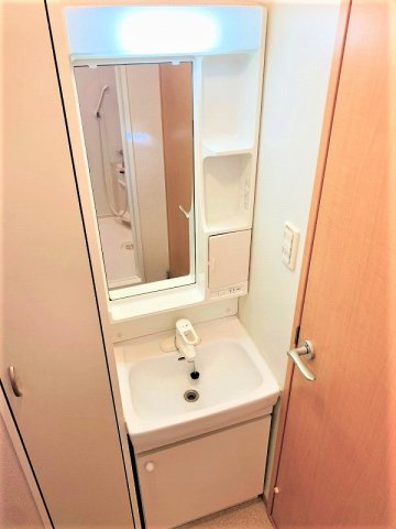 レオパレススプリングバレーの内装|独立洗面台