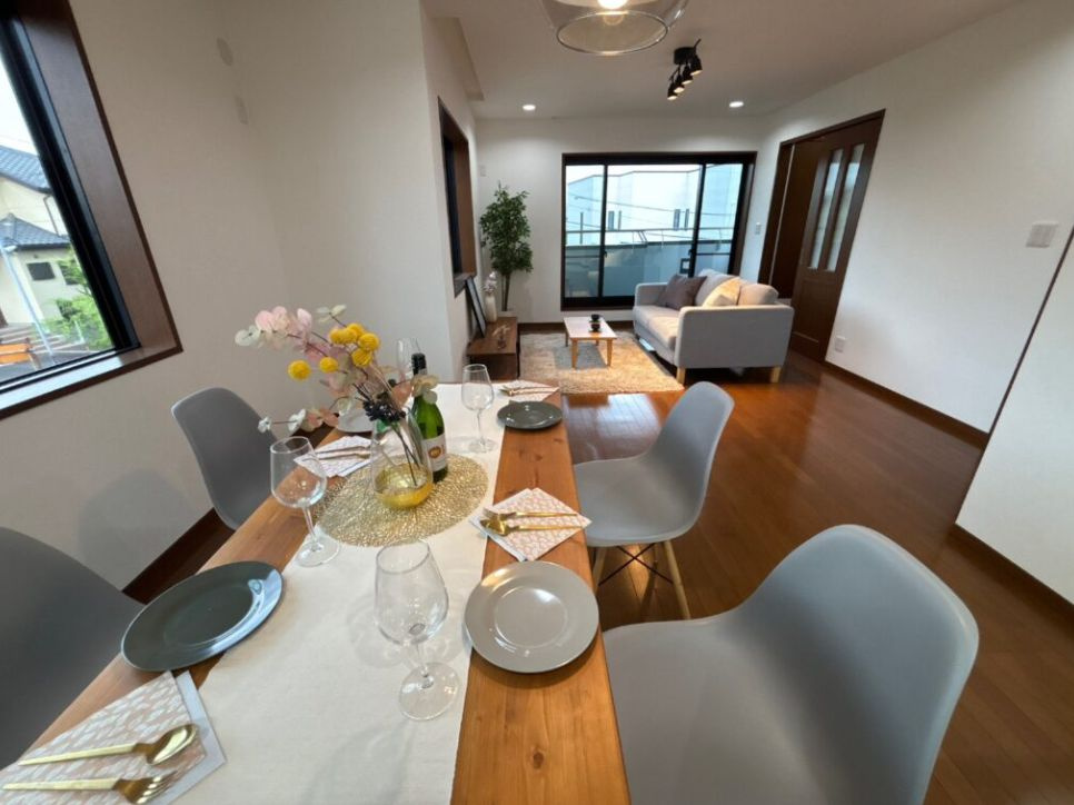 茅ヶ崎市香川3丁目　中古戸建の居間・リビング|ゆったり過ごせるリビングです