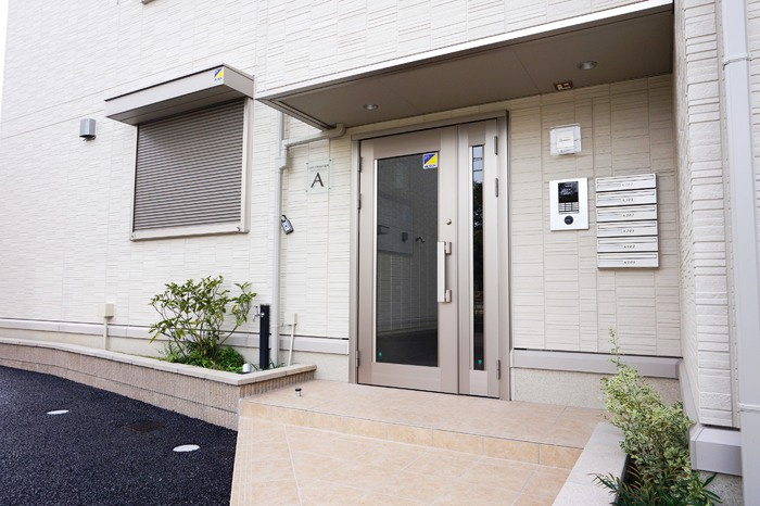 パライソ熱田六番町　A棟のエントランス