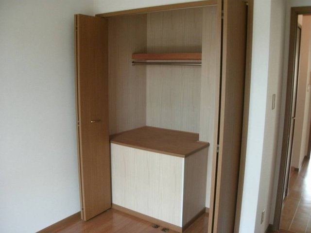 レジデンス田口の内装|明るい室内です
