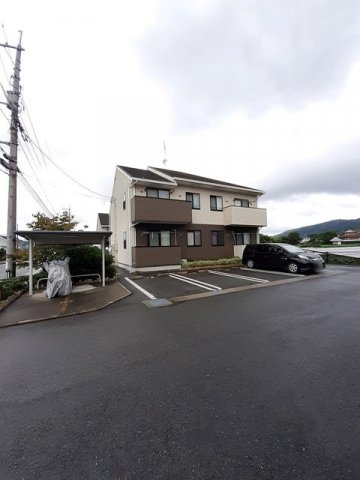 グレイス・ワイエム　Ｂの駐車場|駐車場があるので、車を買う予定の方も安心です