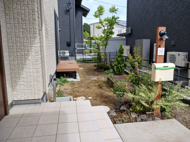 【庭】