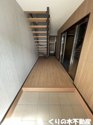 【玄関】 | R’s GARAGE今治蔵敷町 | 同タイプのお部屋です（現況を優先します）